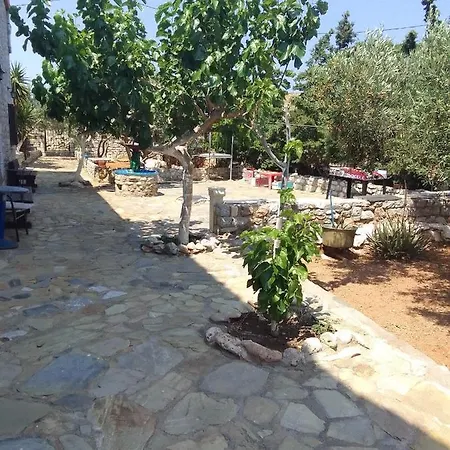 Akrotirio Tainaro House *