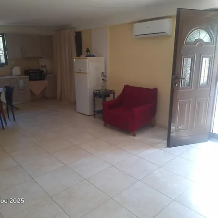 Akrotirio Tainaro House *