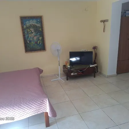 Akrotirio Tainaro House *