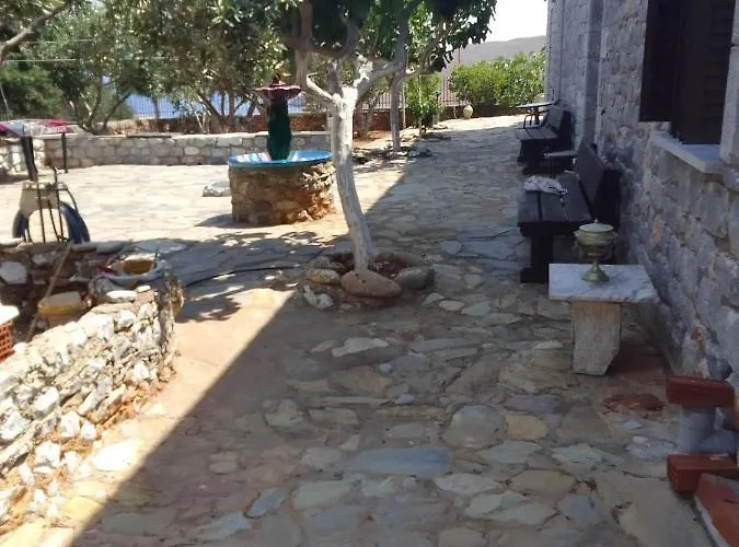 Akrotirio Tainaro House مارماري