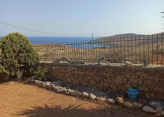 Akrotirio Tainaro House *