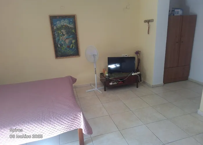 Akrotirio Tainaro House *